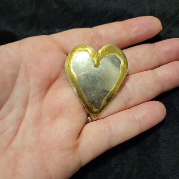Large silver heart earrings lined in gold - Picture 2 of 6